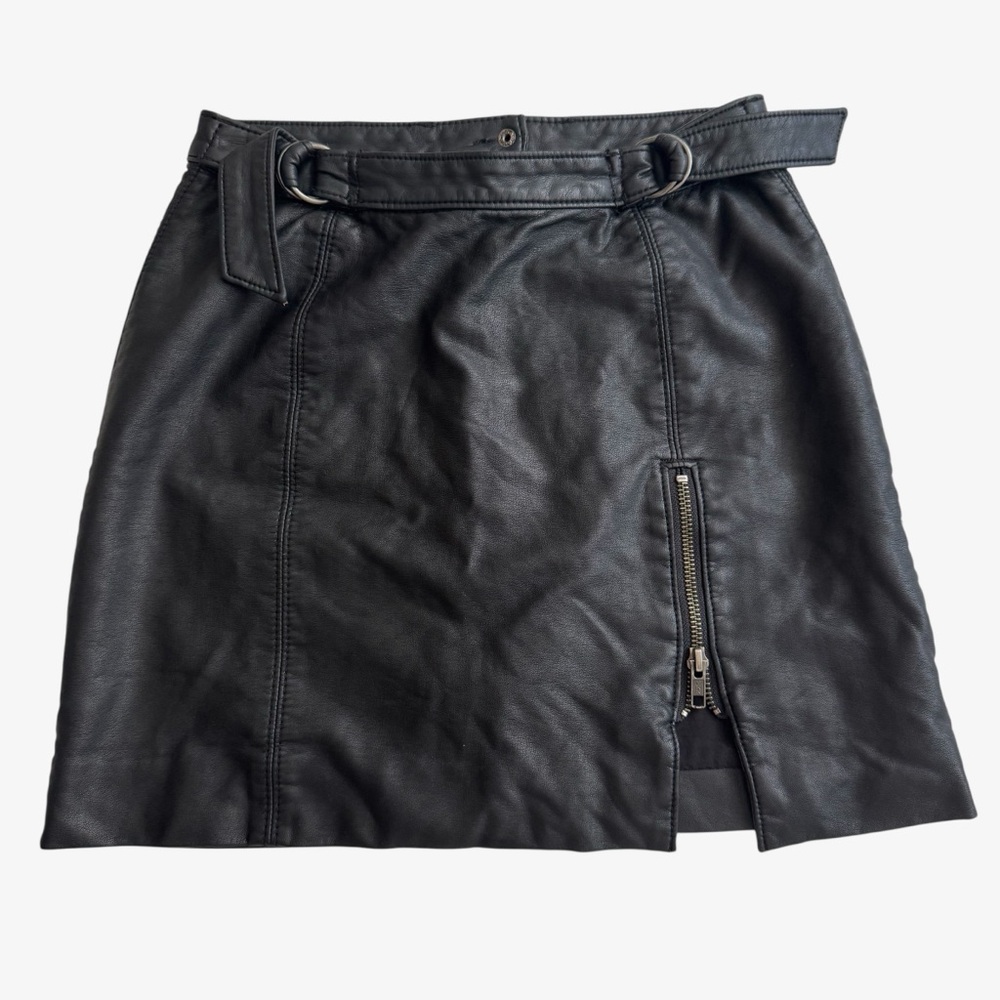 Free People Women’s Faux Leather Black Mini Skirt With Buckle And Zipper Size 0